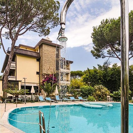 Hotel Nedy Marina di Massa Exteriör bild