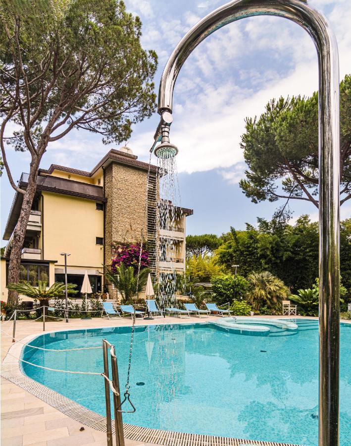Hotel Nedy Marina di Massa Exteriör bild